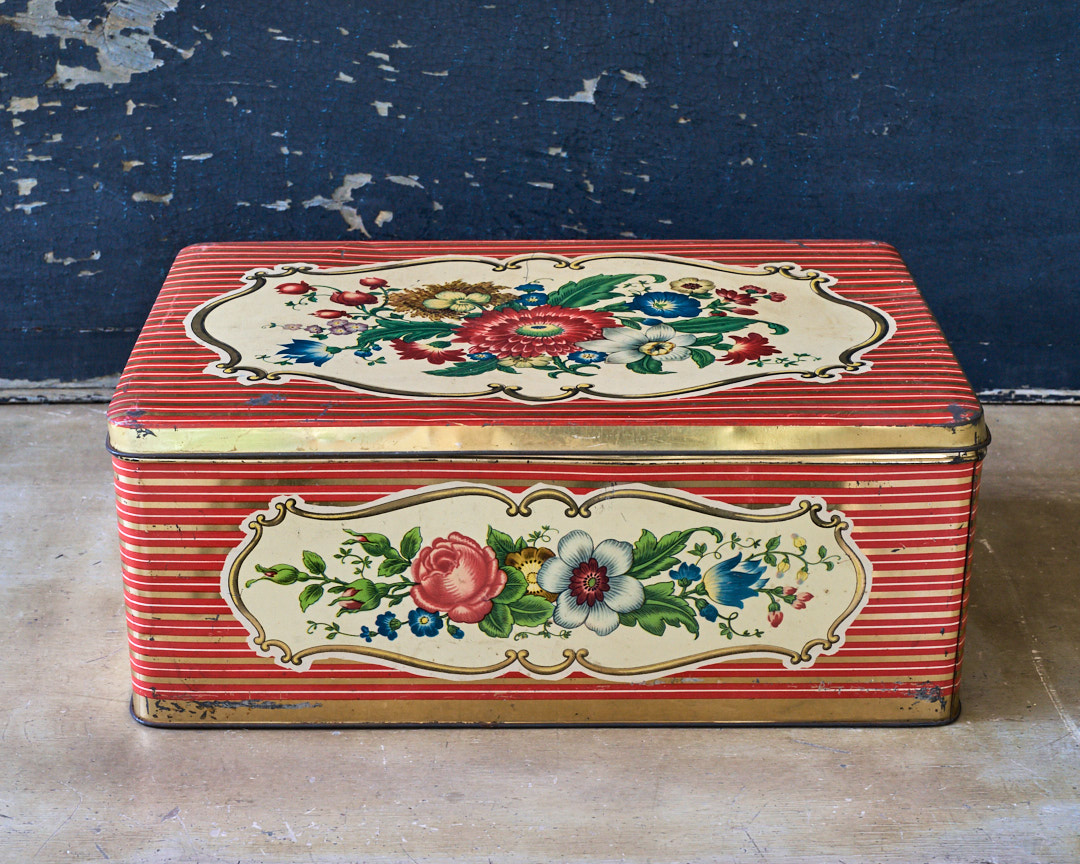 Scatola Rossa Righe Fiori