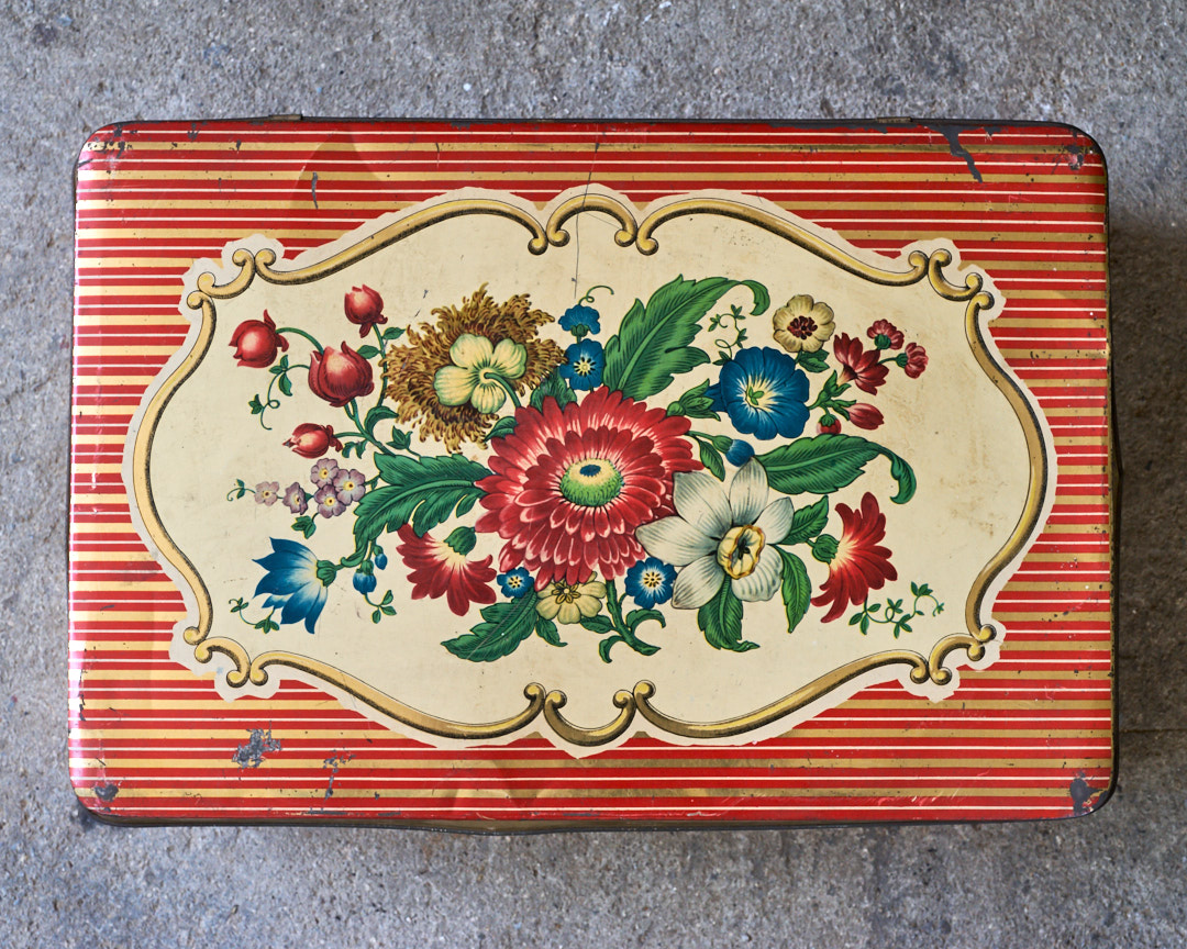 Scatola Rossa Righe Fiori - immagine 3